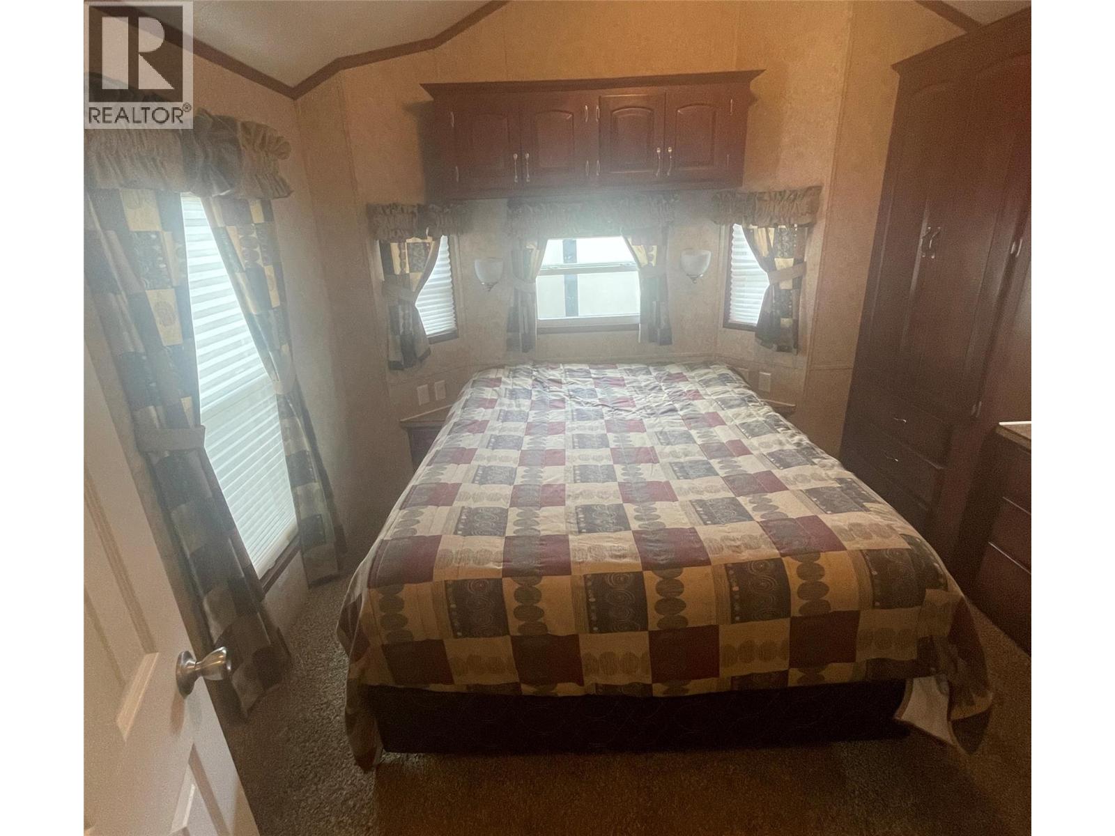 #19 2633 Squilax Anglemont Road - 27