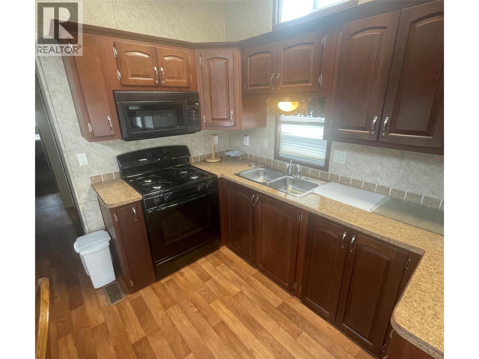 #19 2633 Squilax Anglemont Road - 35