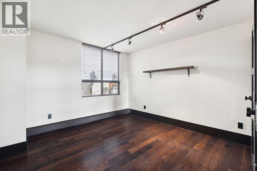 Single Family House for Sale in    Avenue SW Mission Calgary 