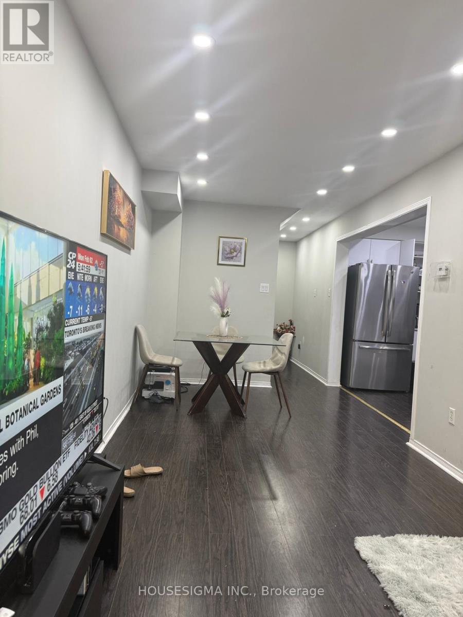 3 SINCLAIR COURT - 12