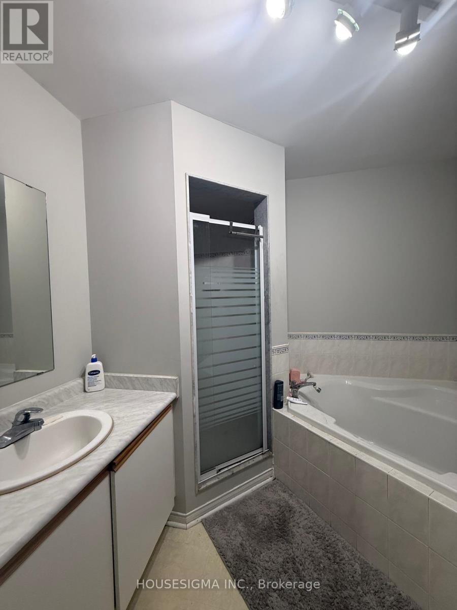 3 SINCLAIR COURT - 16