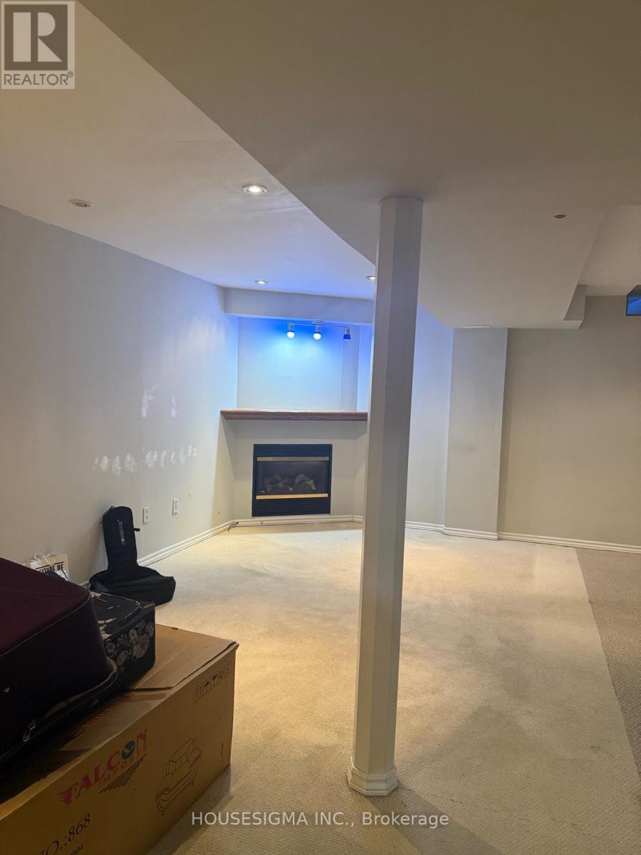 3 SINCLAIR COURT - 24