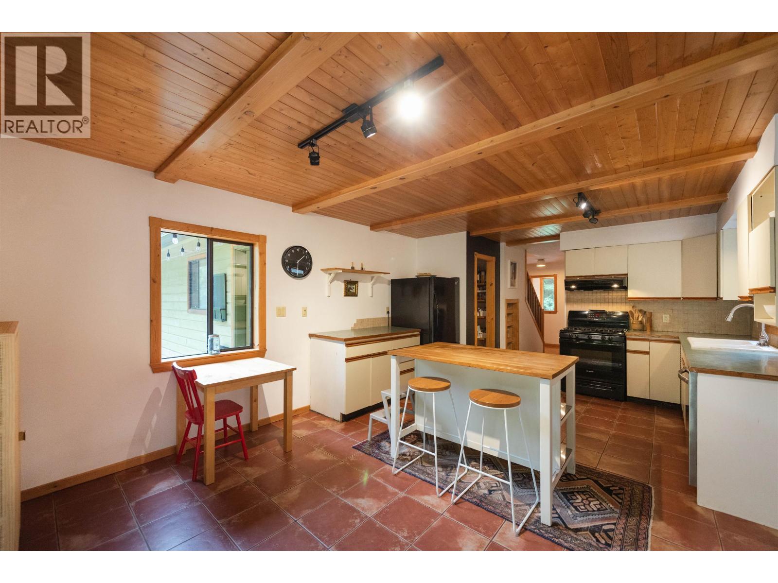 1479 PARK AVENUE, Roberts Creek