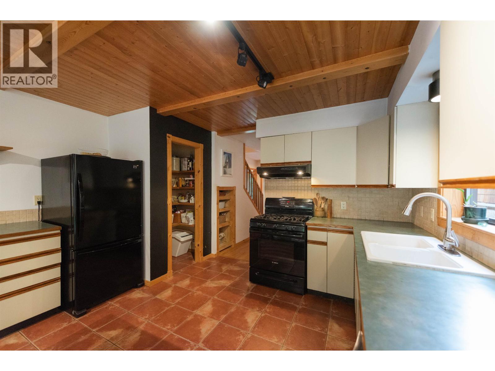 1479 PARK AVENUE, Roberts Creek