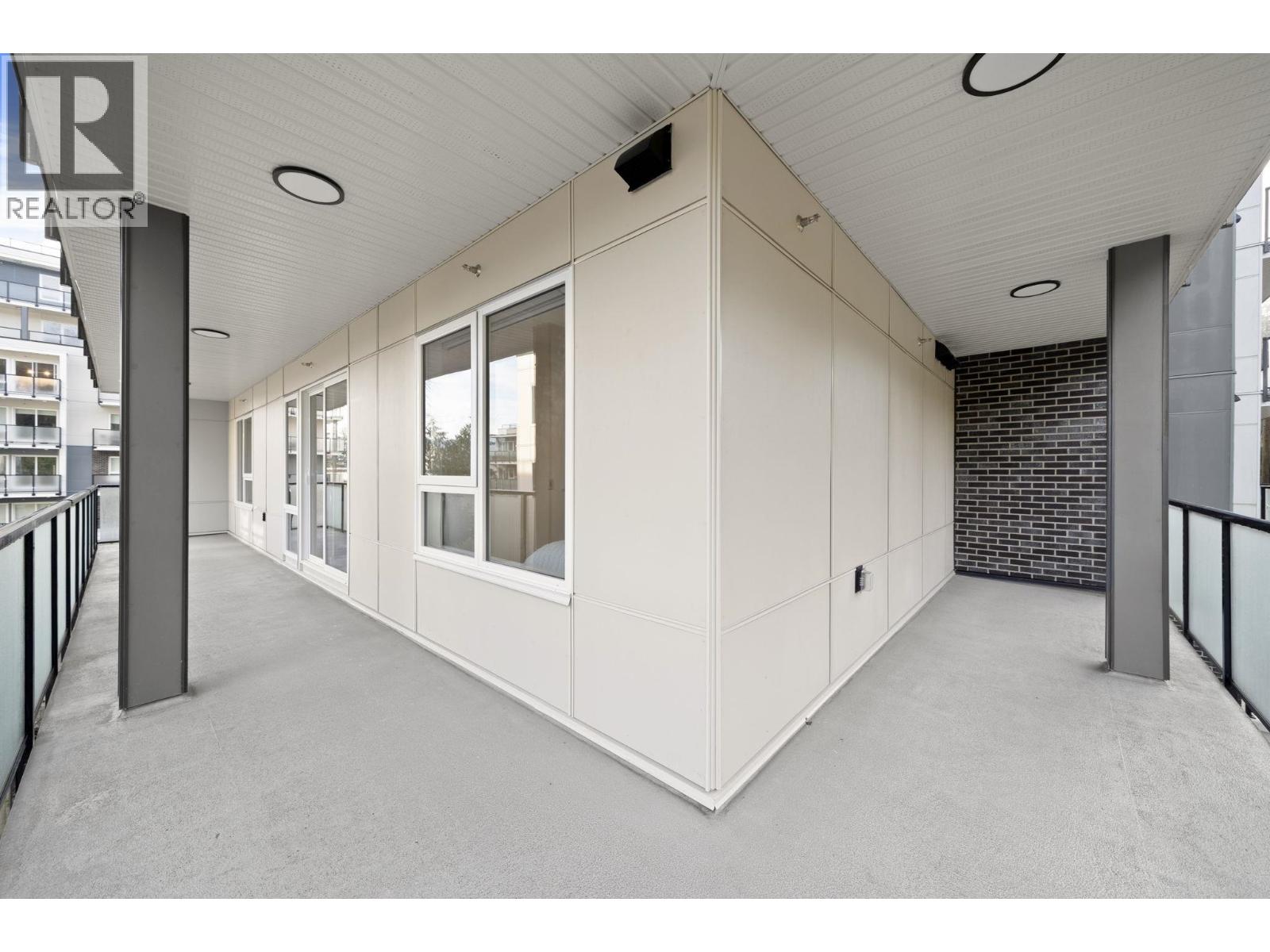 220 2002 ST. GEORGE STREET, Port Moody