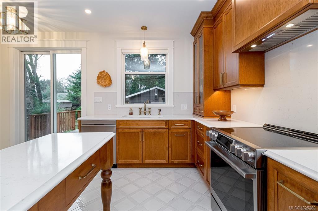  2614 Avebury Avenue, Victoria