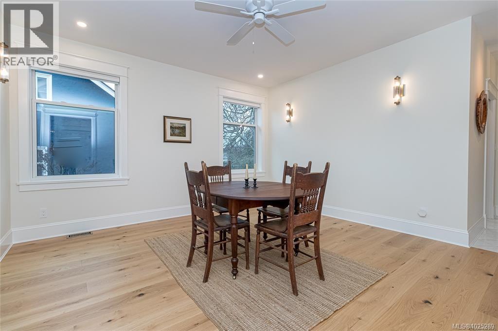  2614 Avebury Avenue, Victoria