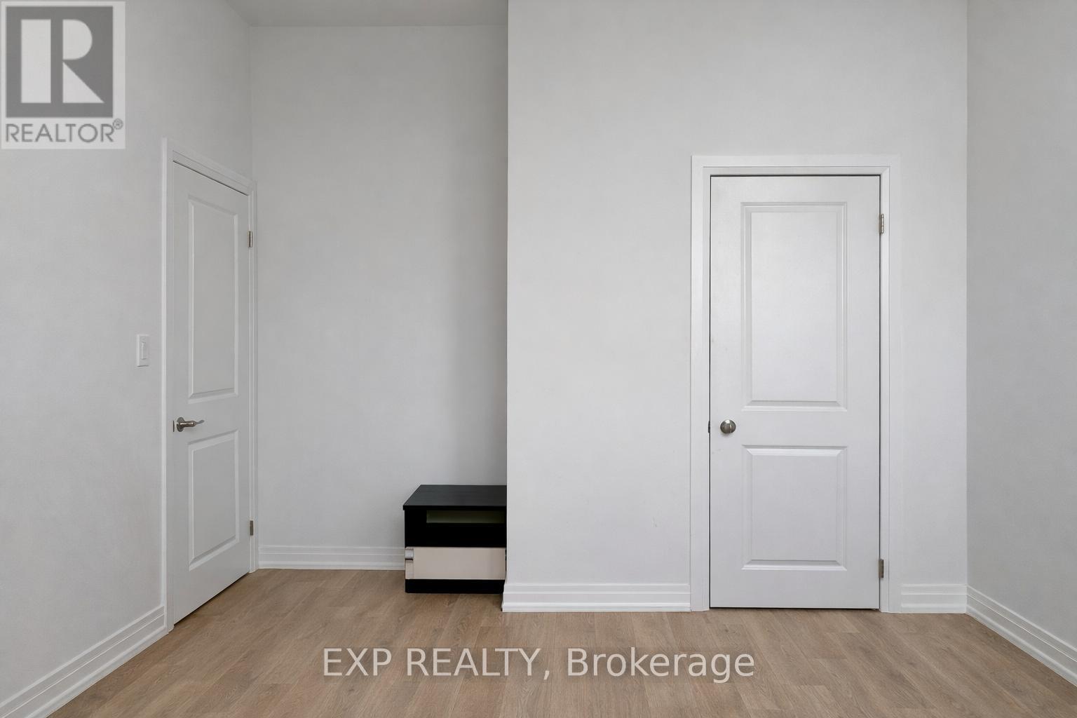 27 ALBERT FIRMAN LANE - Photo 3 of 5, Markham (Cachet), Ontario