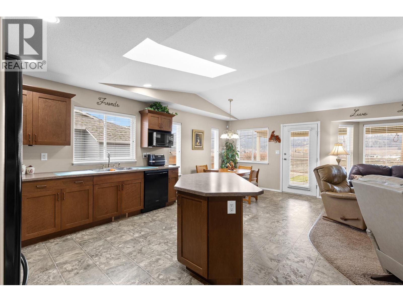  1129 1 St. N Street, Vernon