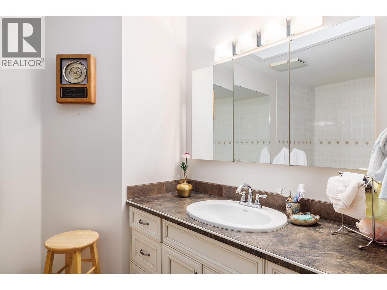 #55 615 GLENMEADOWS Road - 15
