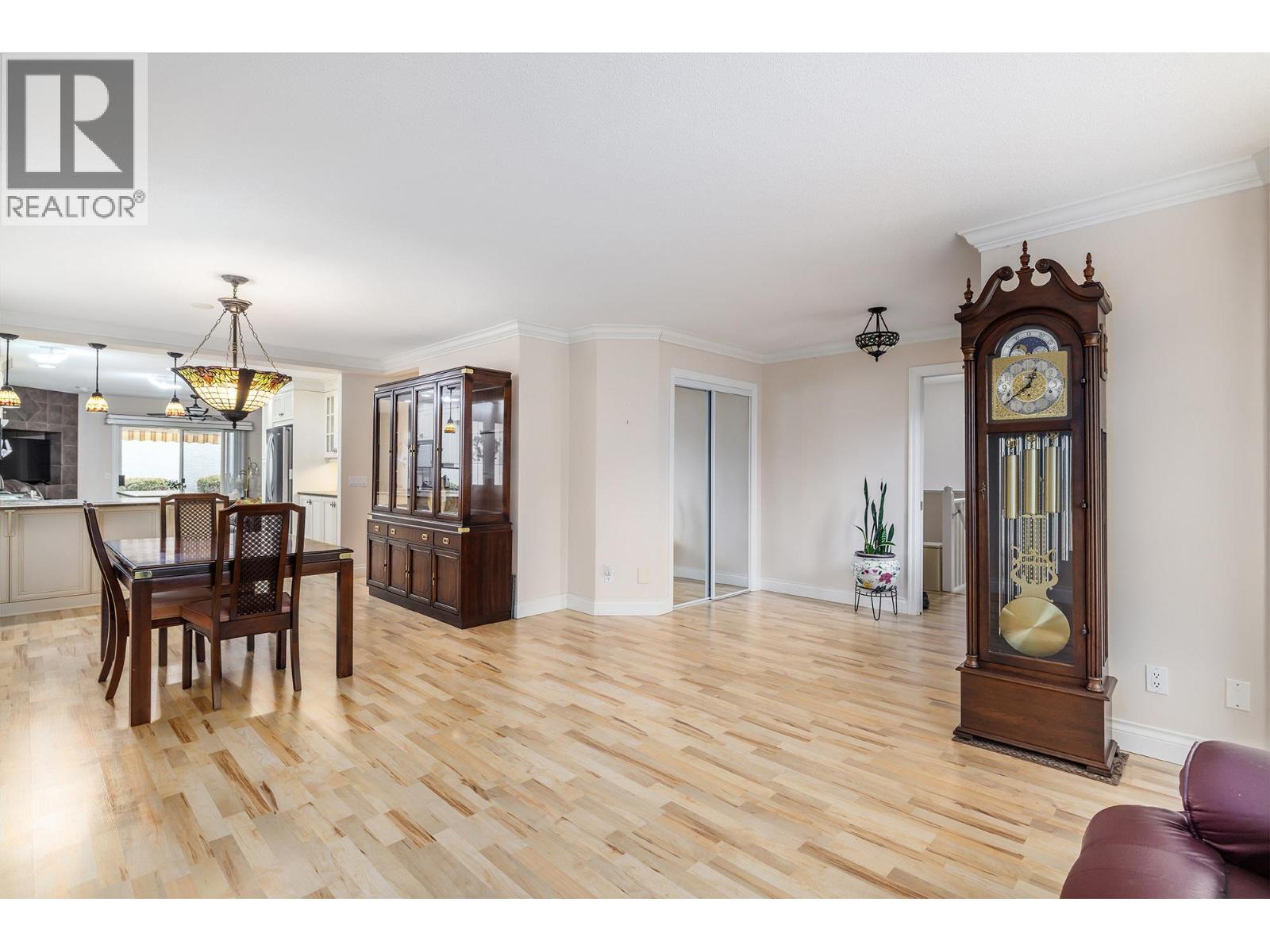 #55 615 GLENMEADOWS Road - 4