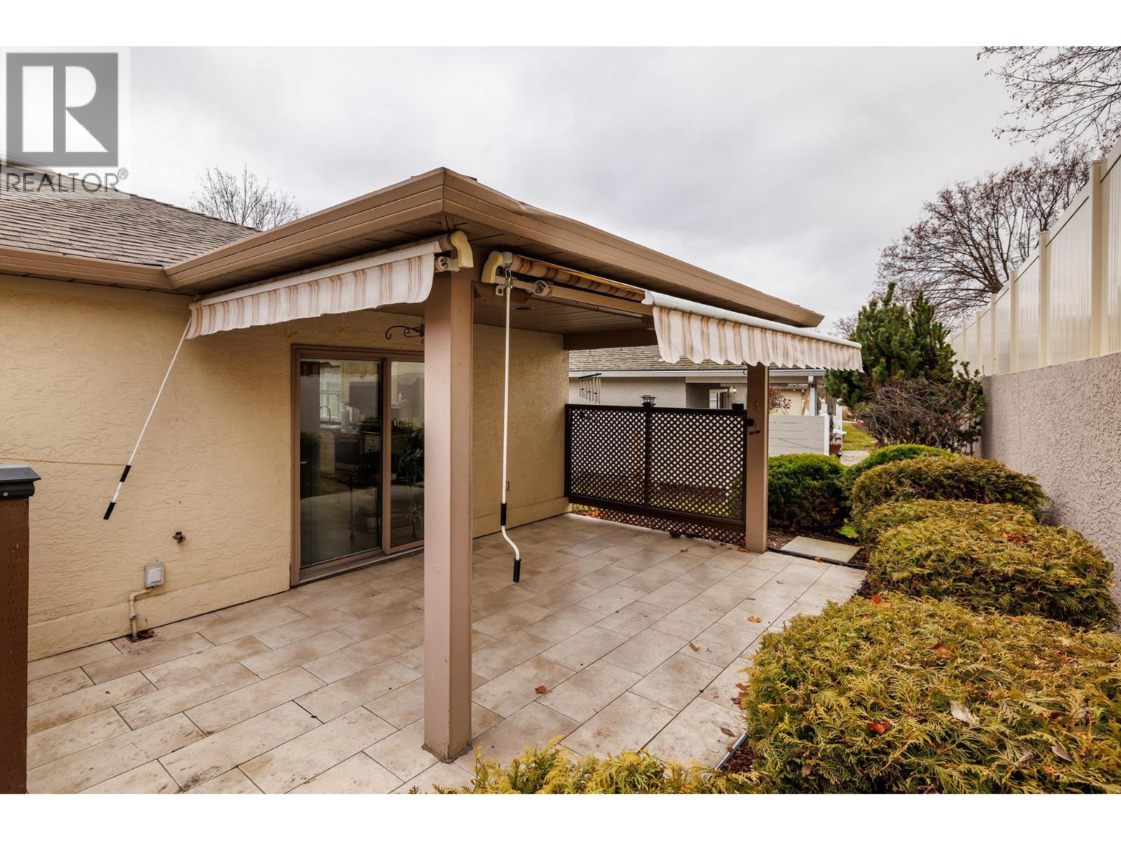 #55 615 GLENMEADOWS Road - 23