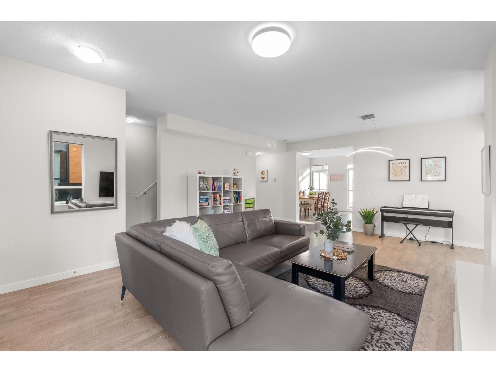 109 15111 EDMUND DRIVE - Photo 4 of 40, Surrey, British Columbia