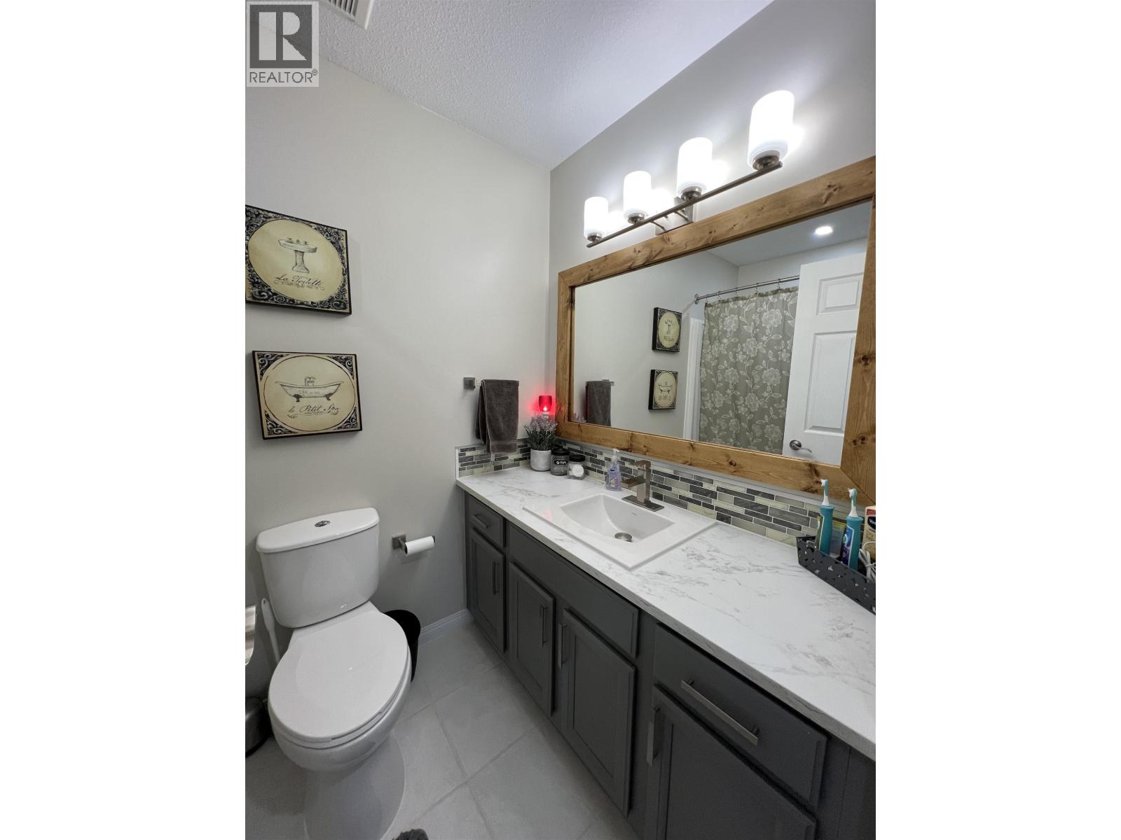 5517 W 57 AVENUE, Fort Nelson