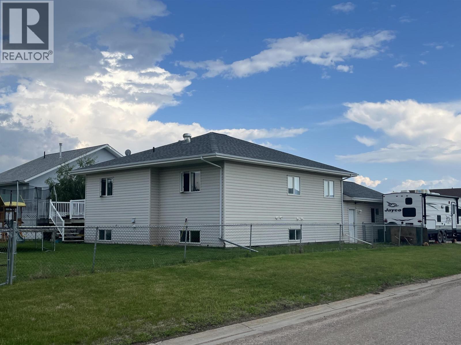 5517 W 57 AVENUE, Fort Nelson