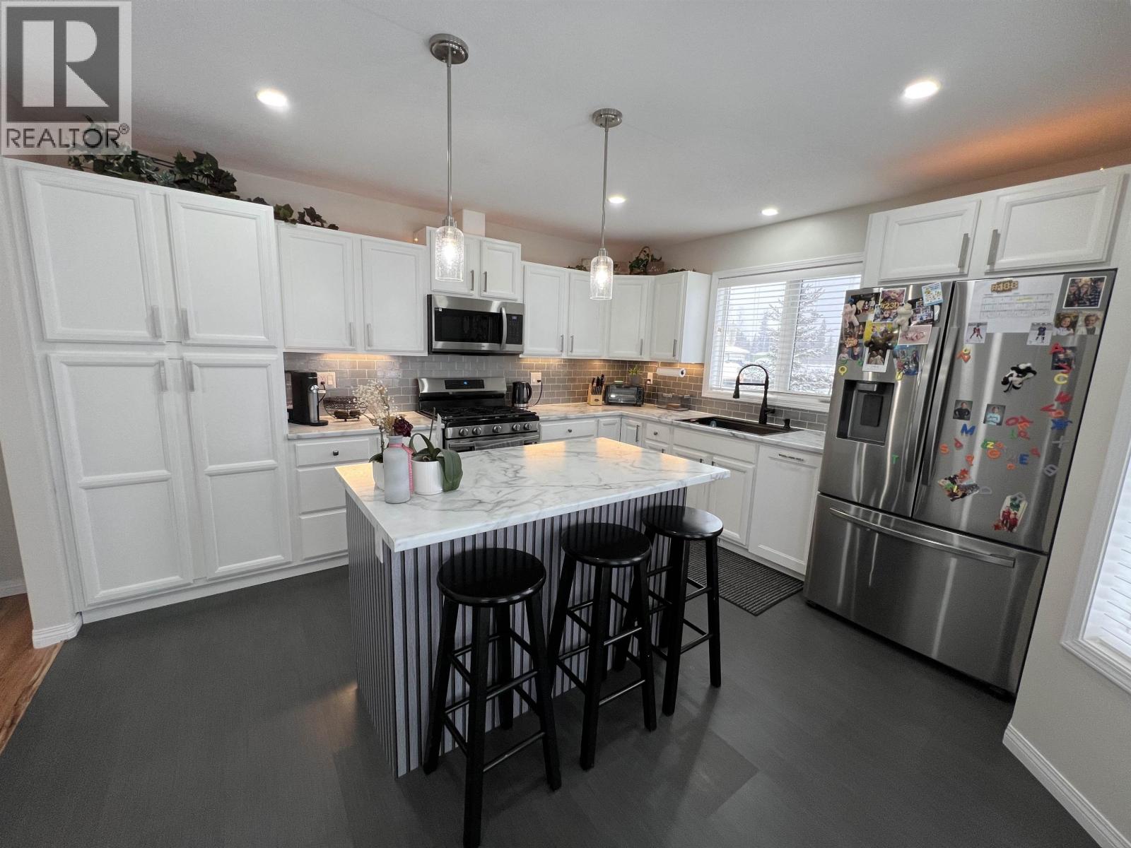 5517 W 57 AVENUE, Fort Nelson