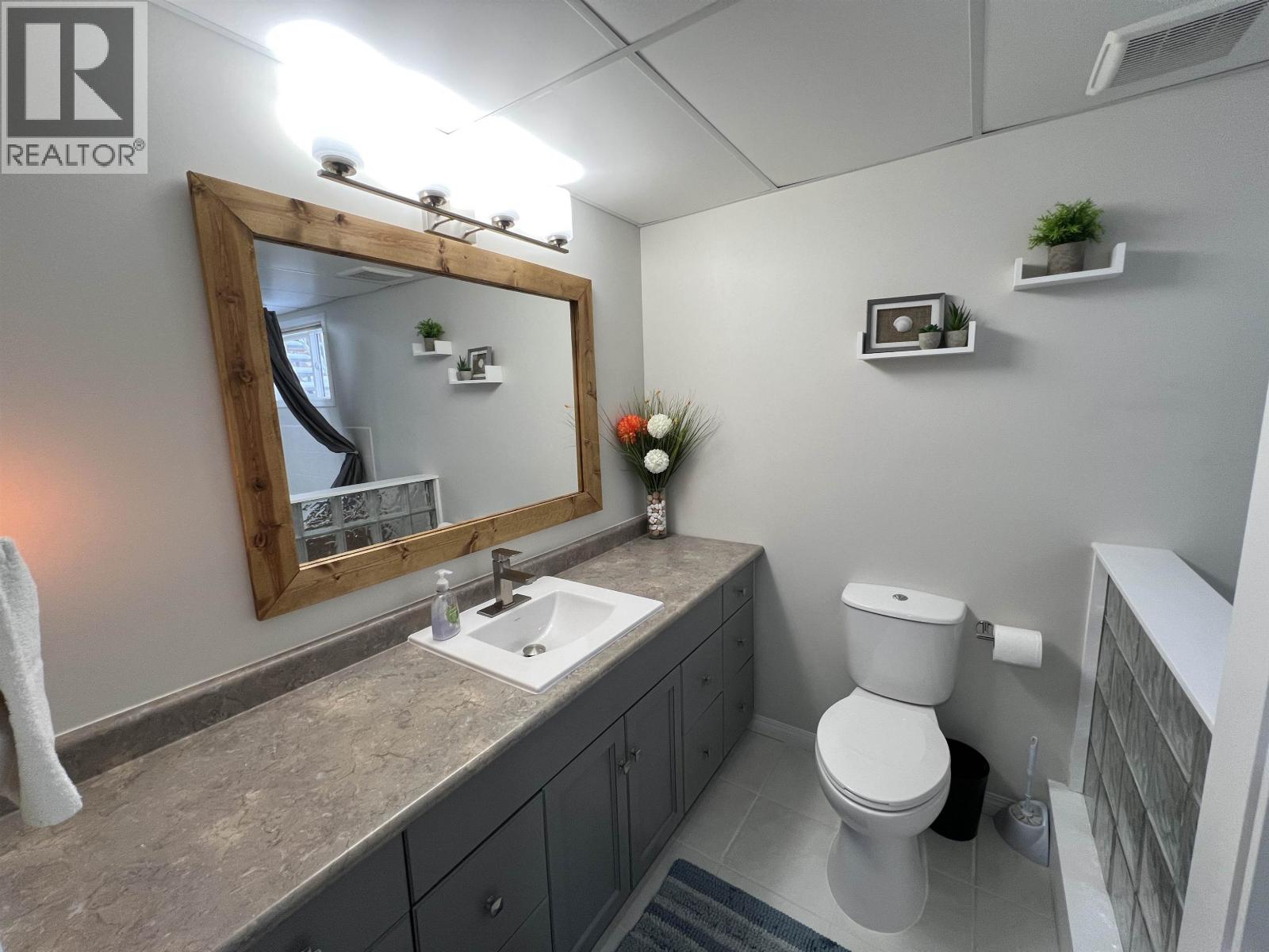 5517 W 57 AVENUE, Fort Nelson