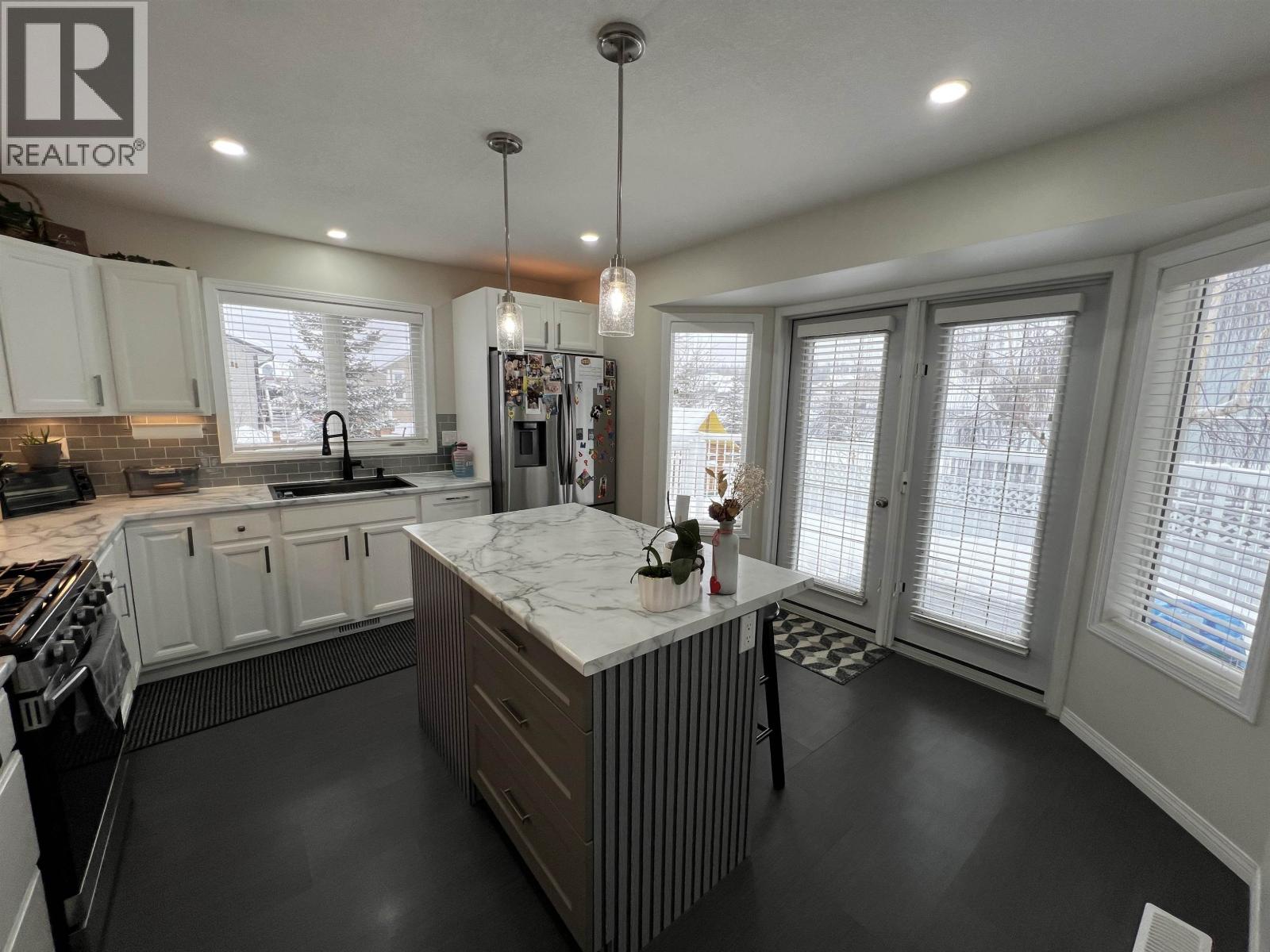 5517 W 57 AVENUE, Fort Nelson