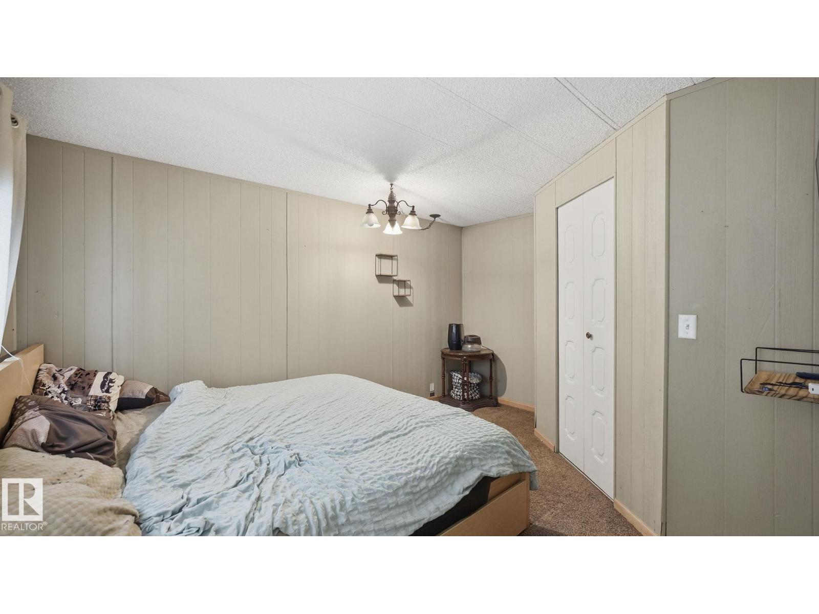 880 West Coast Bay NW, Edmonton