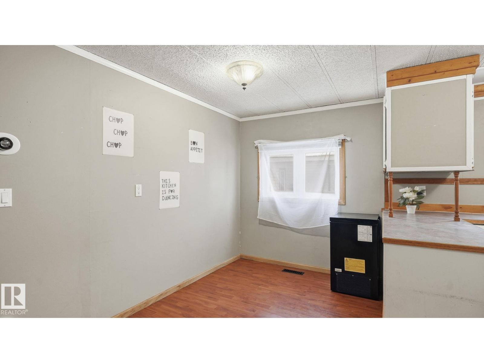 880 West Coast Bay NW, Edmonton