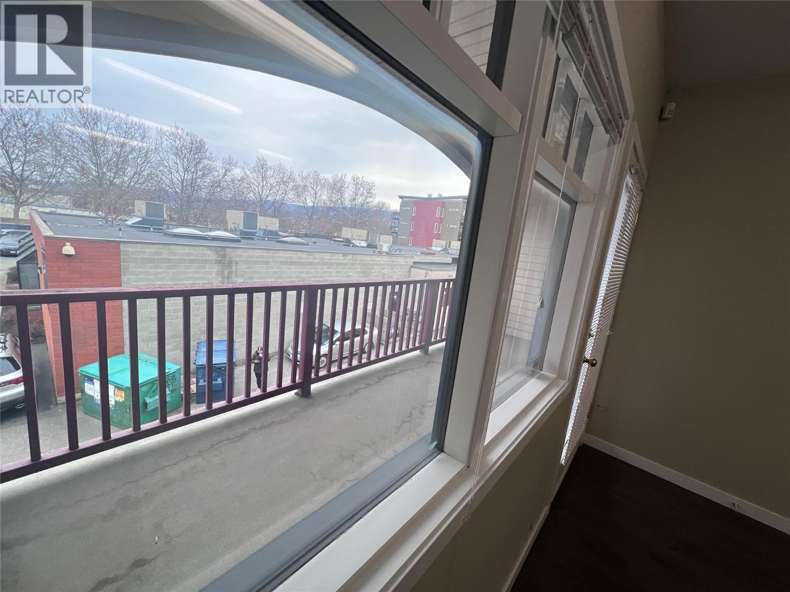 201 2903 Pandosy Street, Kelowna