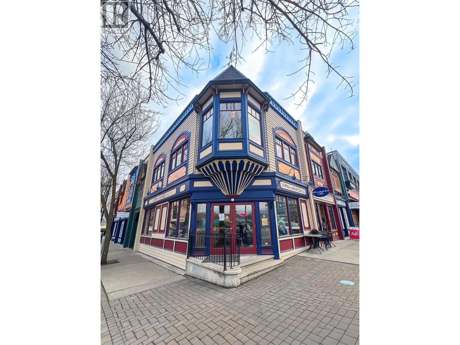 201 2903 Pandosy Street, Kelowna