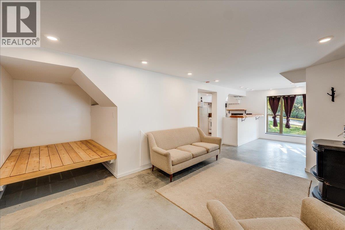 301 Carbonate Street, Nelson