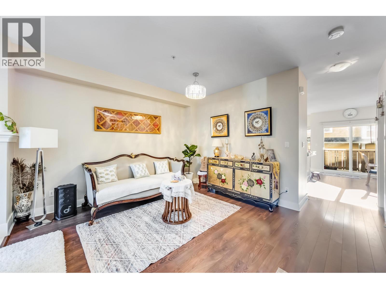 888 W 58TH AVENUE - Photo 3 of 40, Vancouver, British Columbia