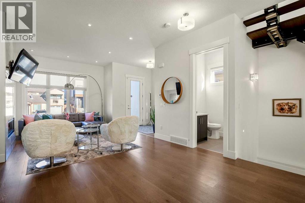 Single Family House for Sale in   Avenue NE Tuxedo Park Calgary 