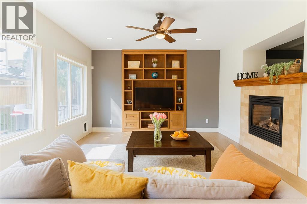 Single Family House for Sale in  Elmont Green SW Springbank Hill Calgary 