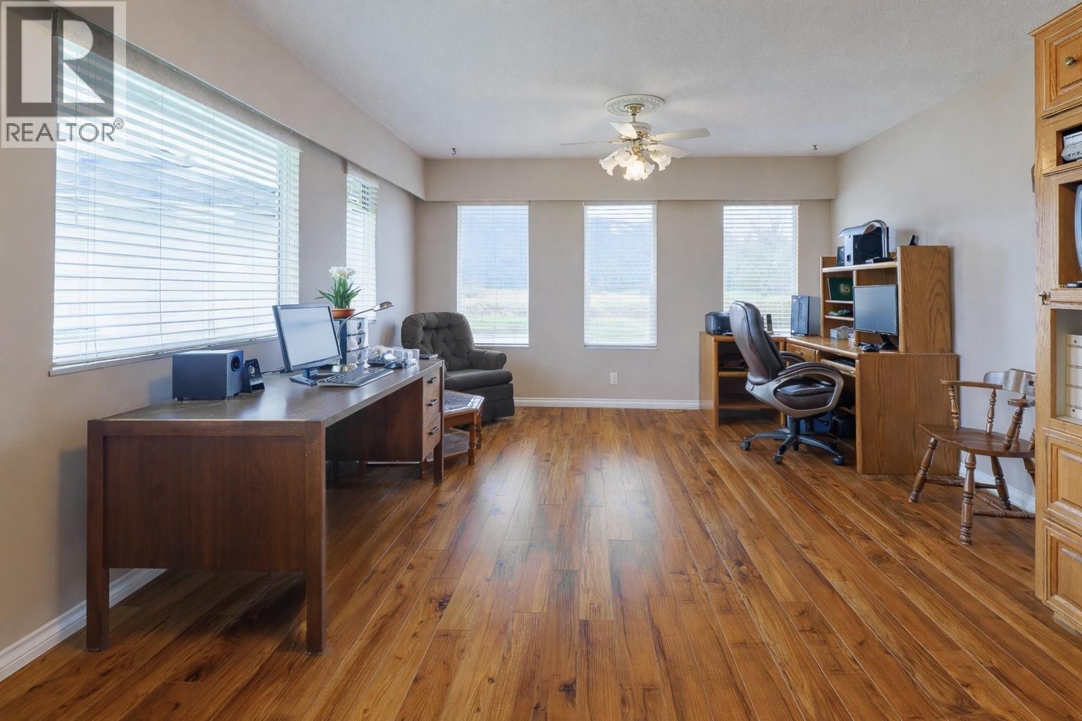 15145 HARRIS ROAD, Pitt Meadows