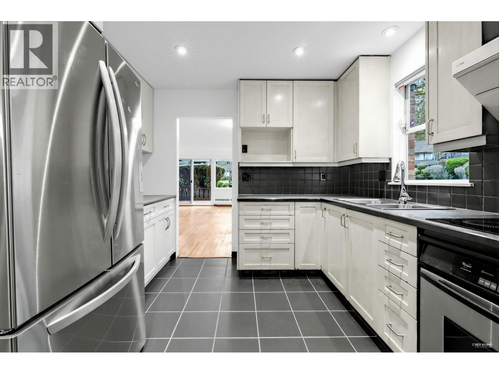 1109 235 KEITH ROAD, West Vancouver