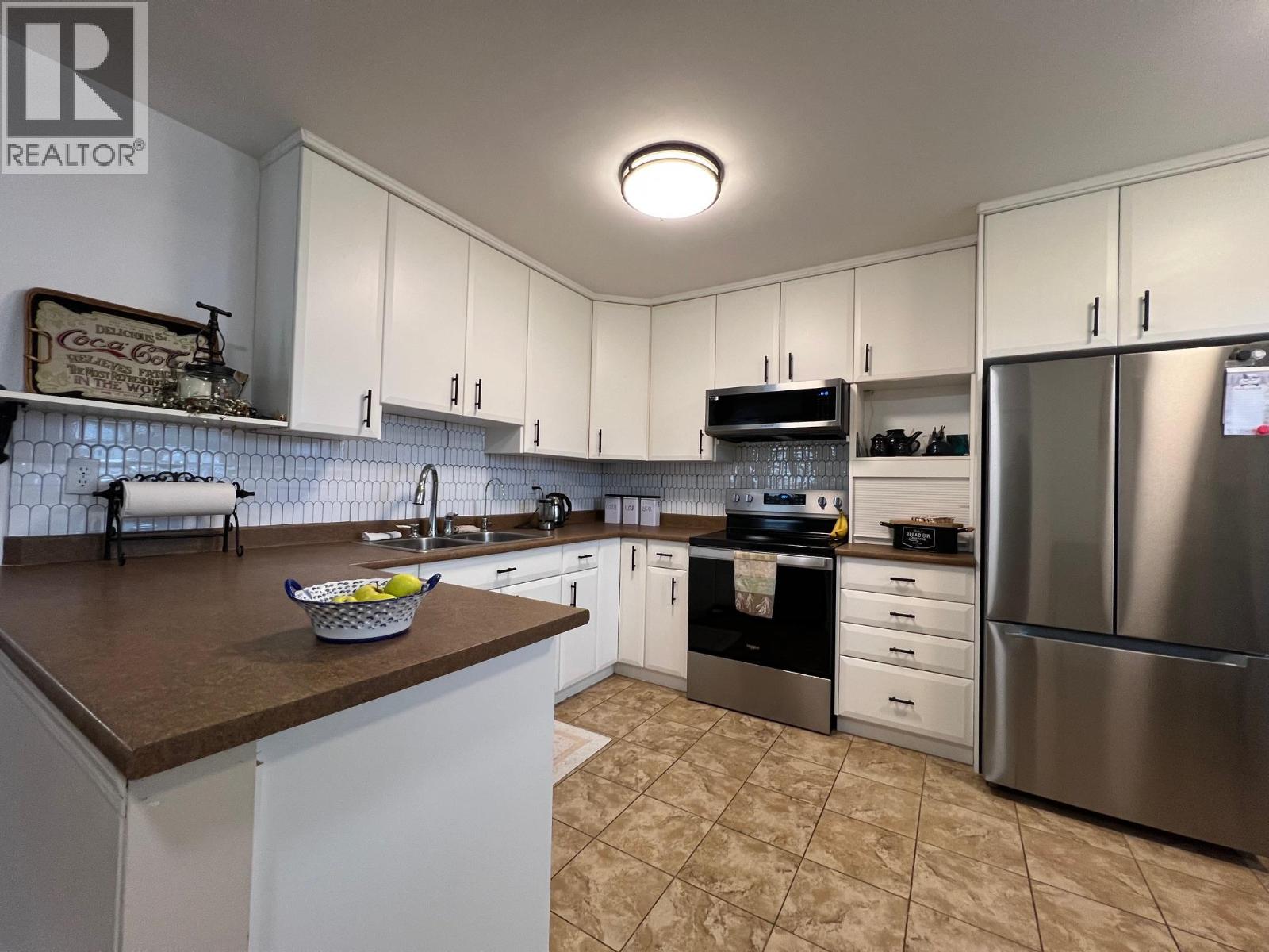  636 6th Avenue, Vernon