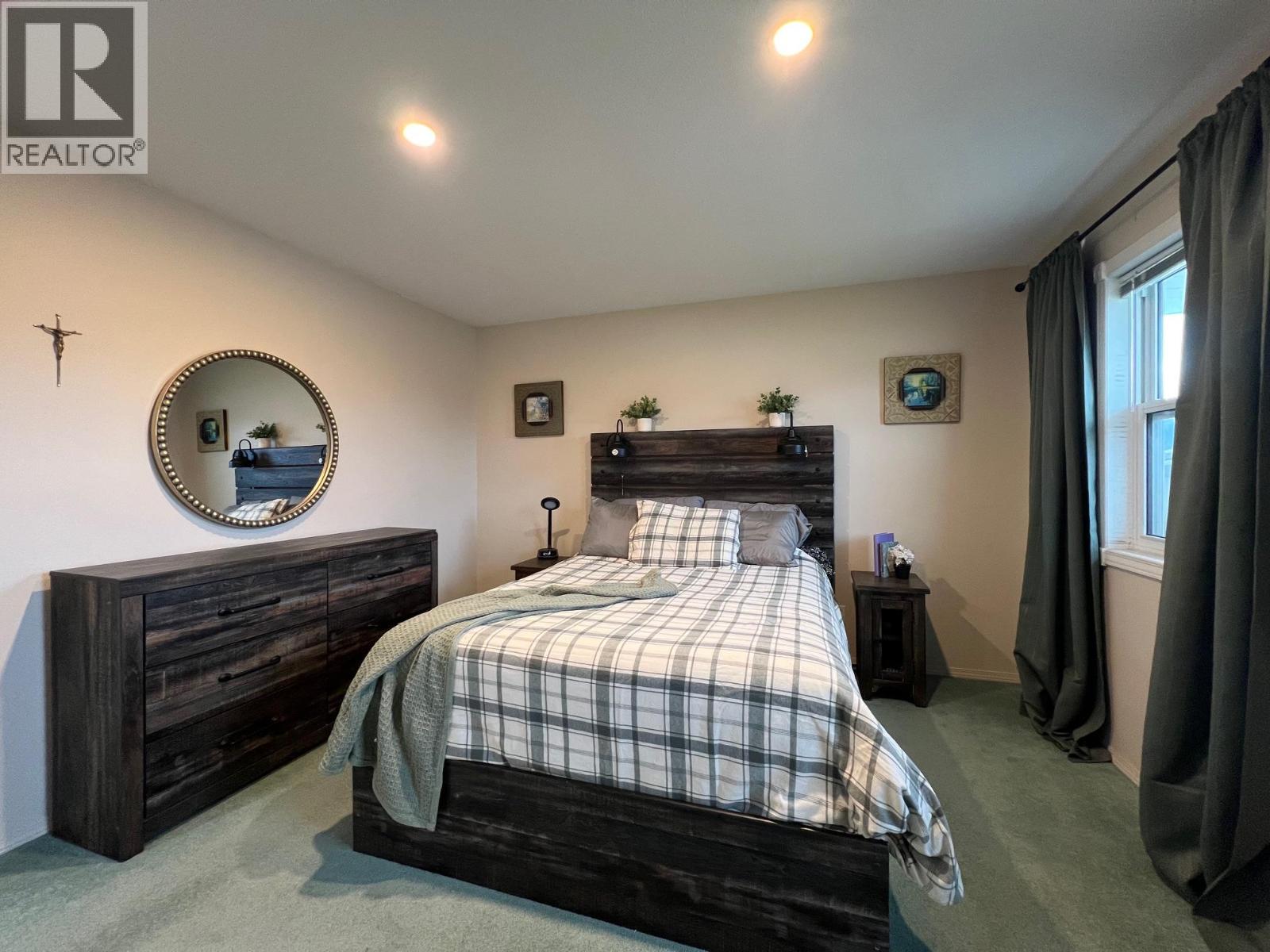  636 6th Avenue, Vernon