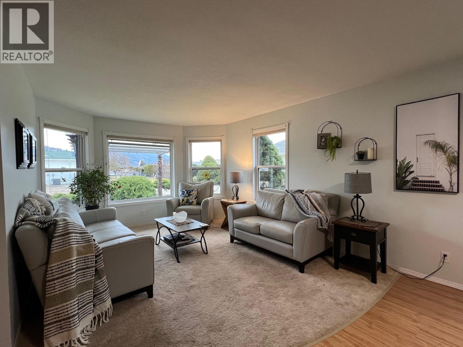  636 6th Avenue, Vernon