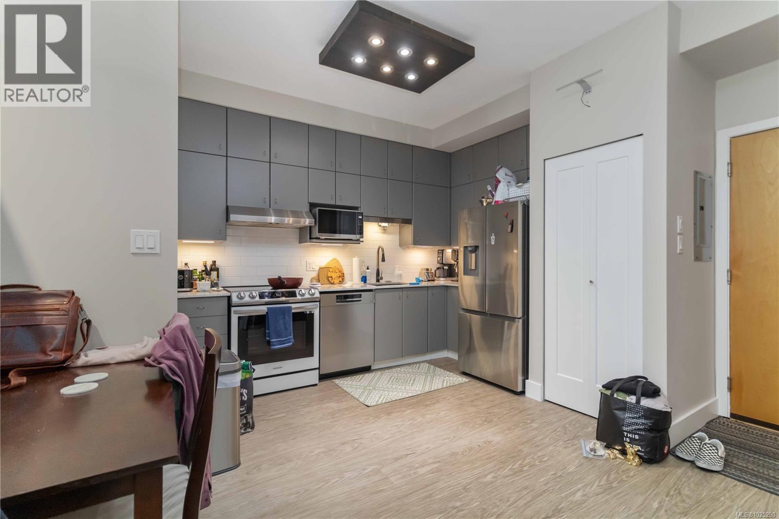 114 409 Swift Street, Victoria