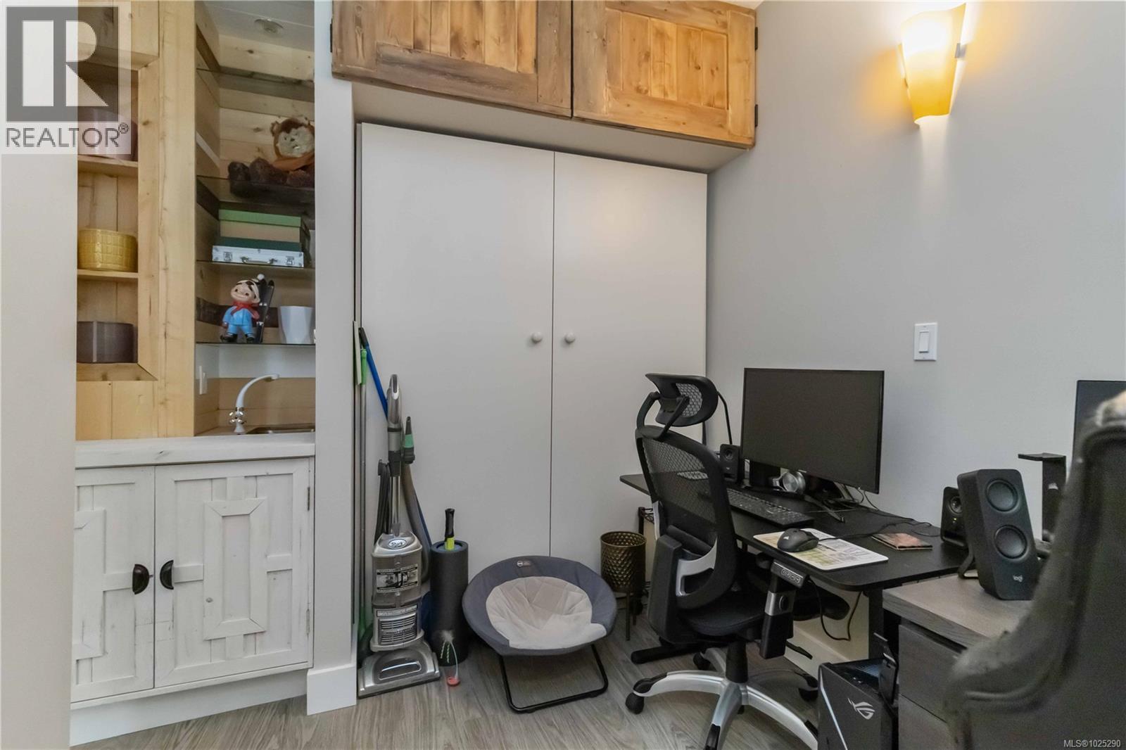 114 409 Swift Street, Victoria