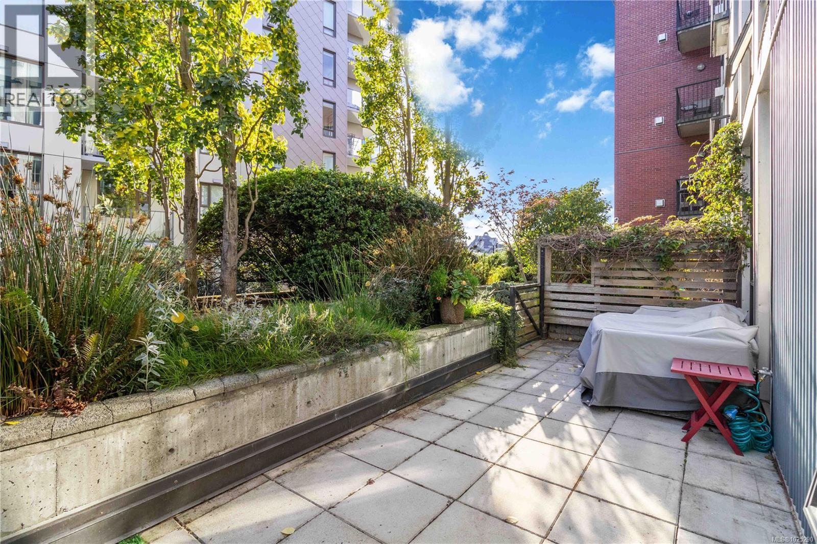 114 409 Swift Street, Victoria