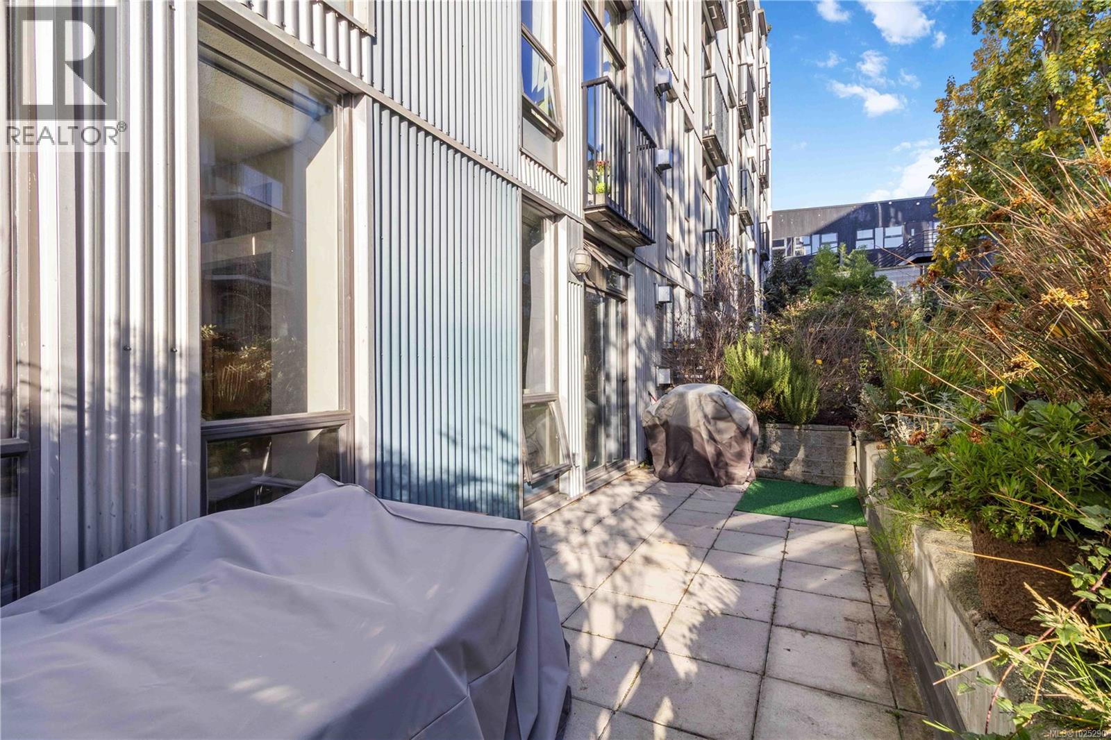 114 409 Swift Street, Victoria