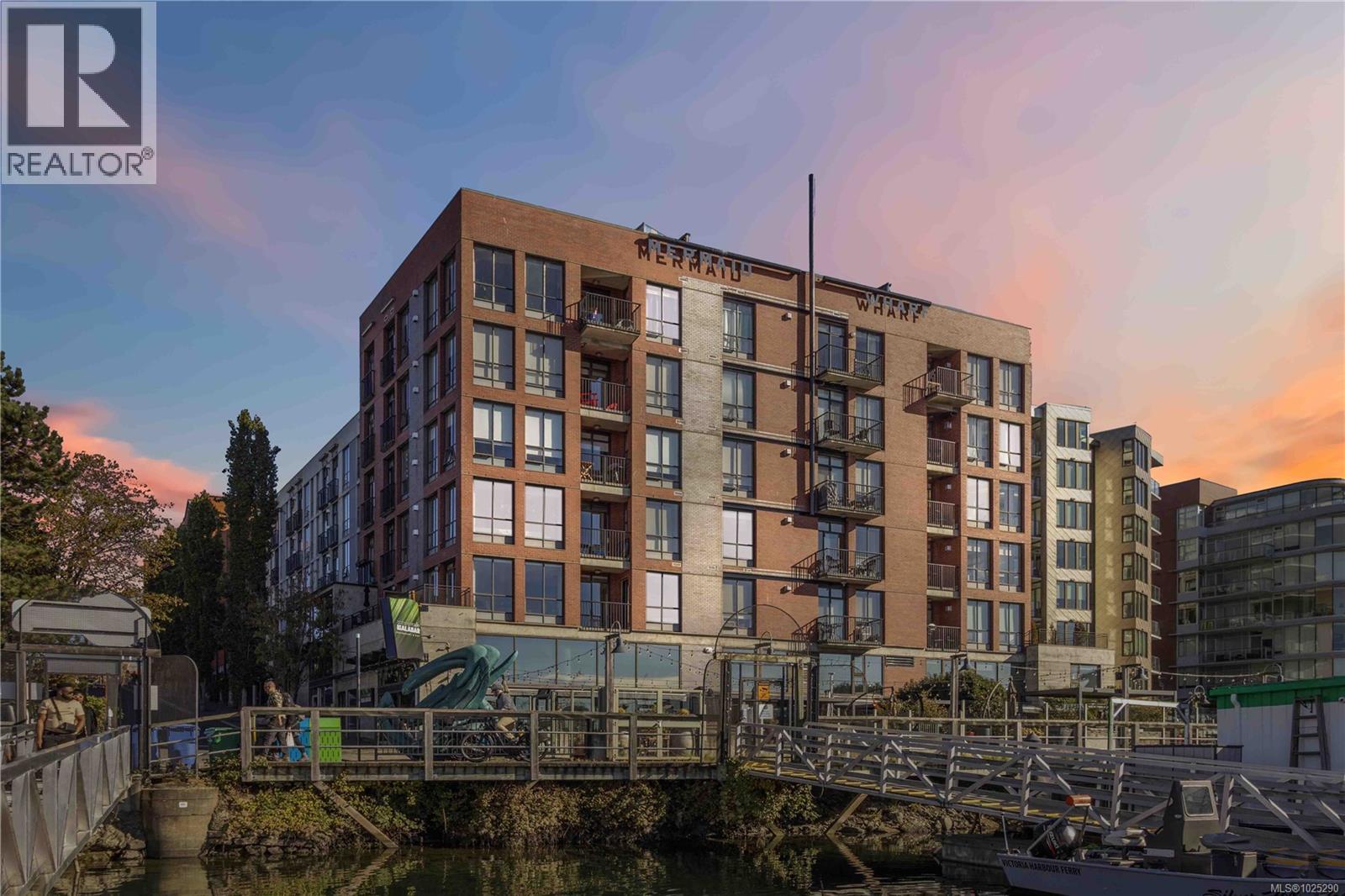 114 409 Swift Street, Victoria