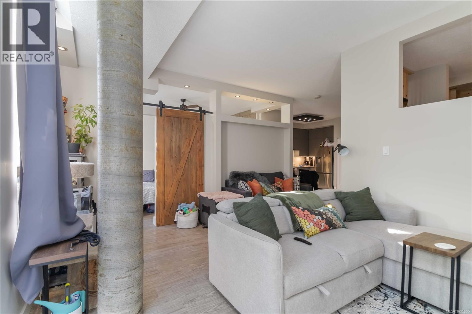 114 409 Swift Street, Victoria