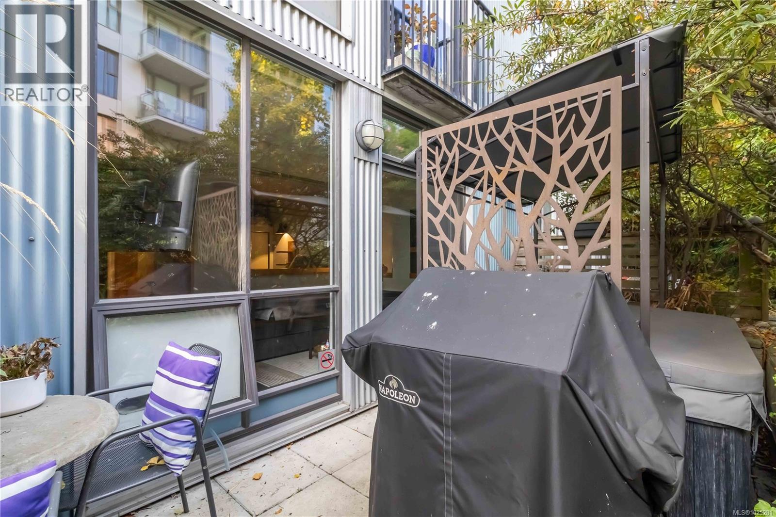 118 409 Swift Street, Victoria