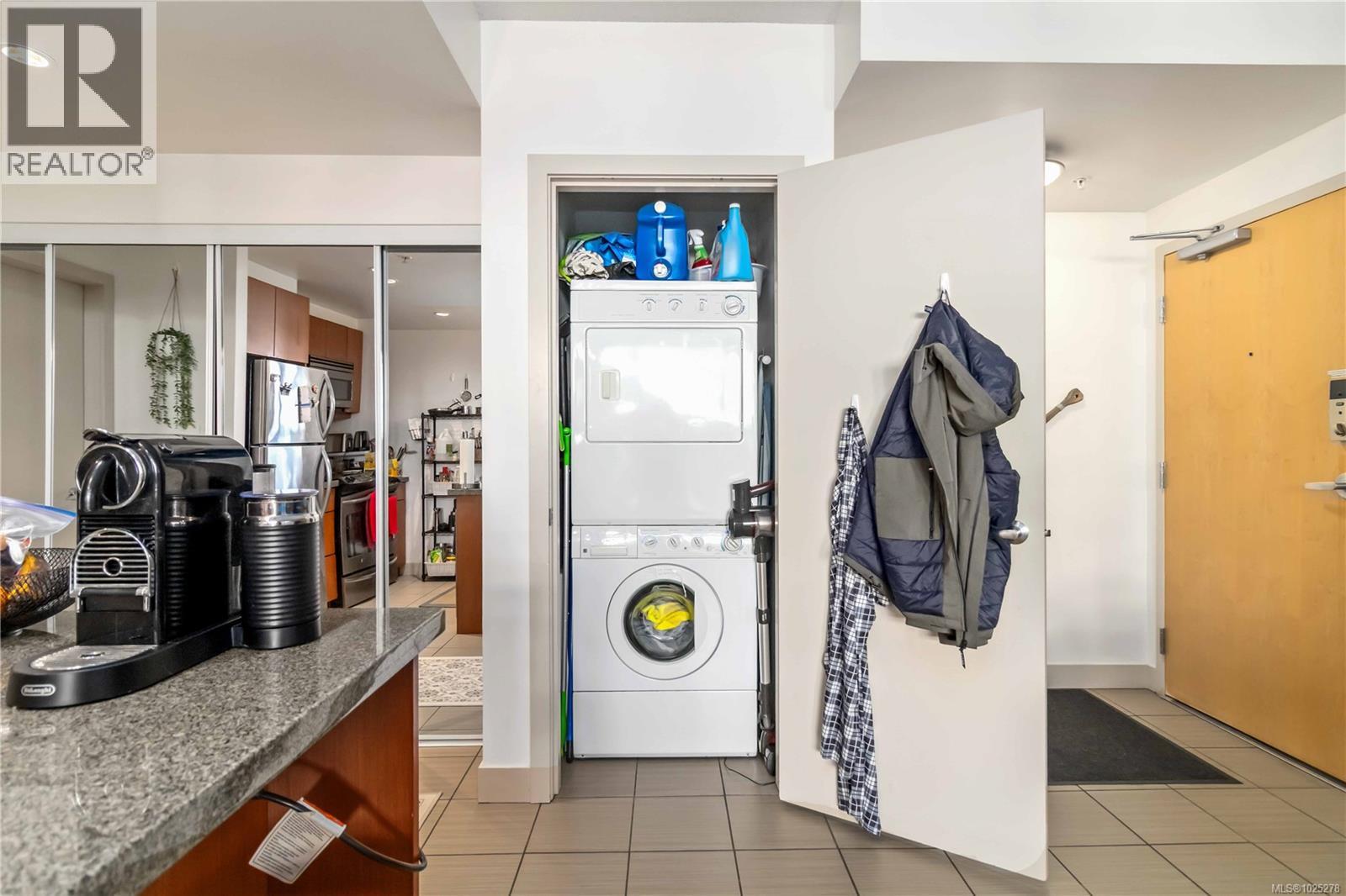 507 760 Johnson Street, Victoria