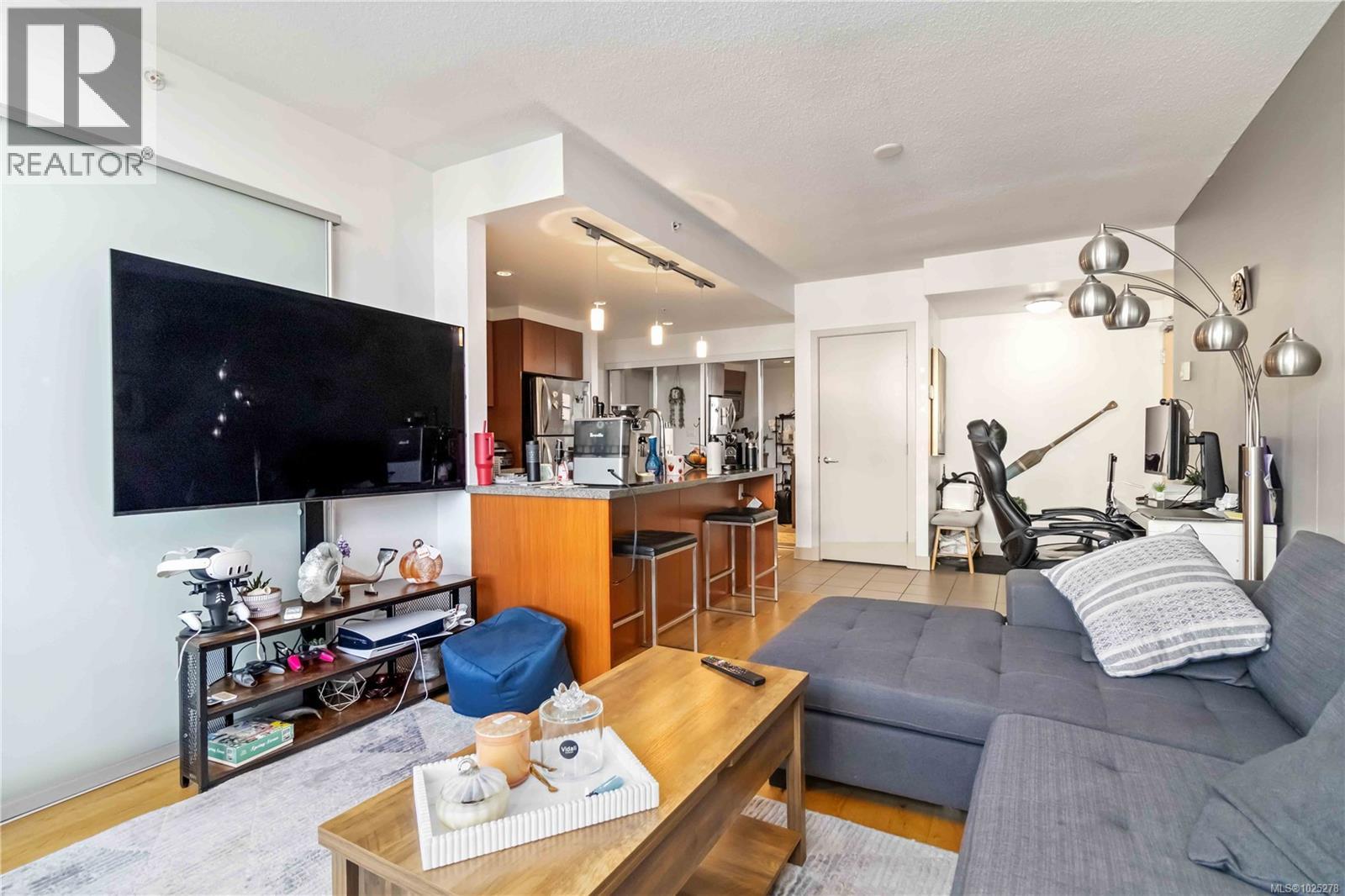 507 760 Johnson Street, Victoria