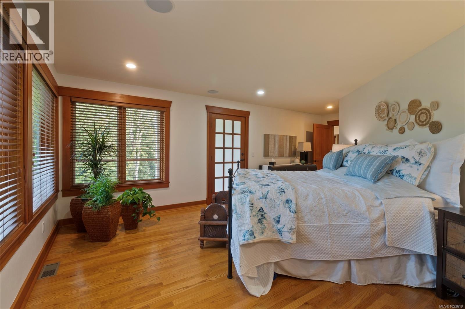 1046 Greig Ave, Central Saanich