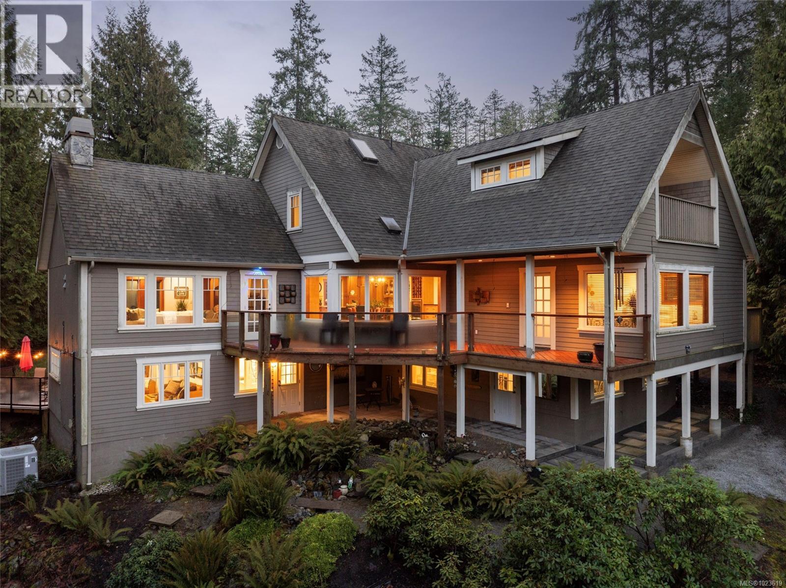 1046 Greig Ave, Central Saanich