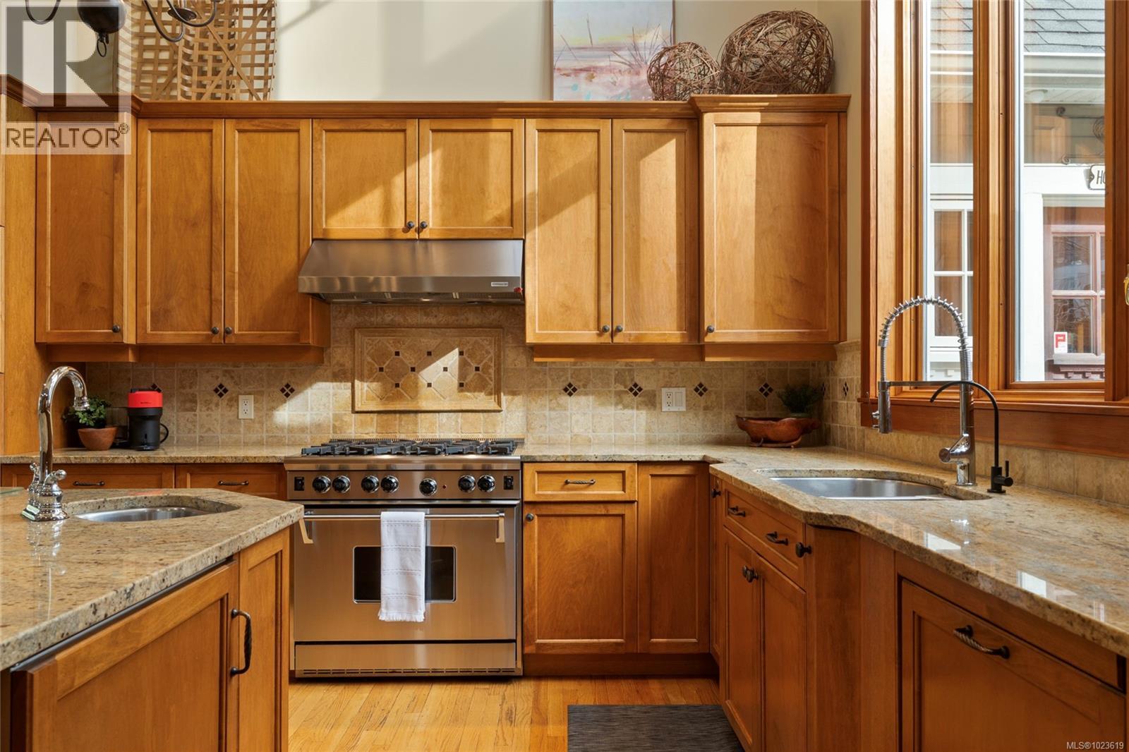 1046 Greig Ave, Central Saanich