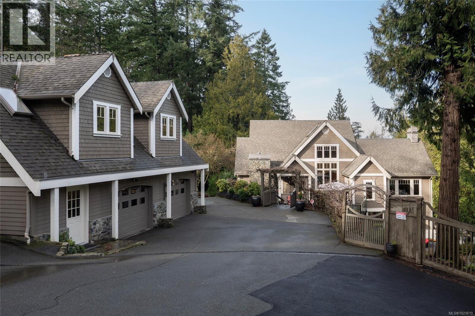 1046 Greig Ave, Central Saanich