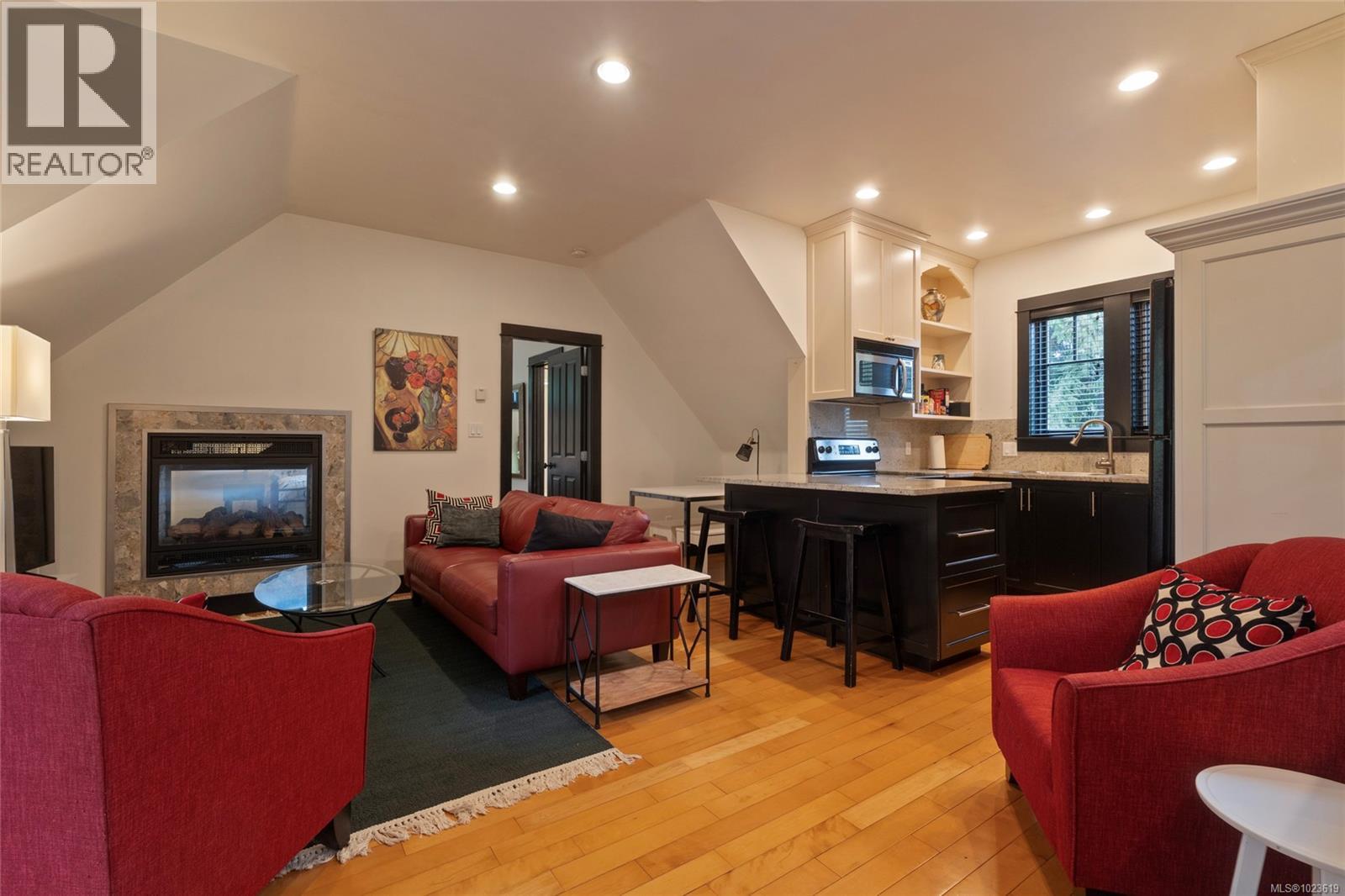 1046 Greig Ave, Central Saanich