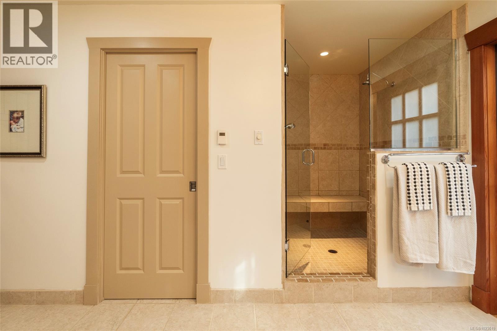 1046 Greig Ave, Central Saanich